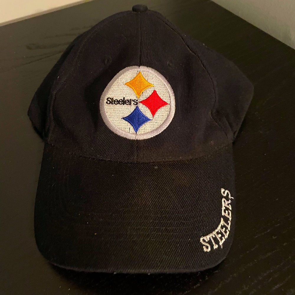 2 x Vintage Pittsburgh Steelers snapback hats